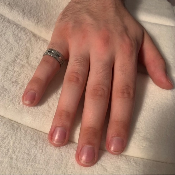 🎉3/$45🎉 Rounded silver tone band size 9.5 - Picture 2 of 7